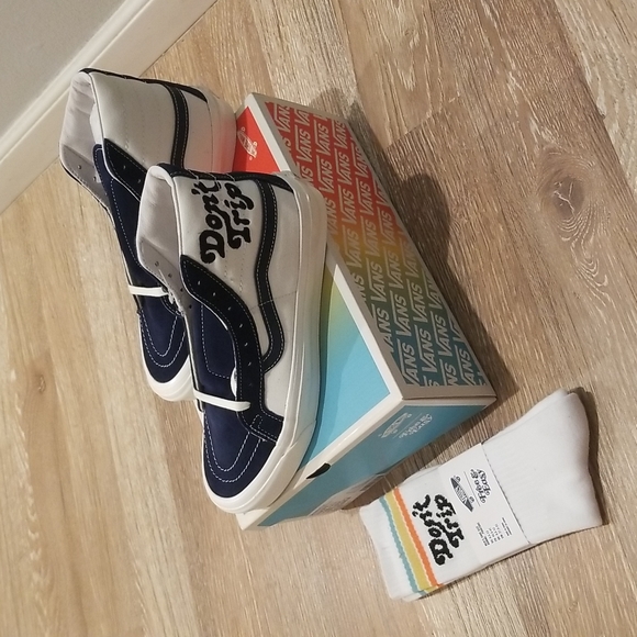 Vans Free & Easy Don't Trip Sk8 Hi Blue Men 7.5 Women 9 AND SOCKS